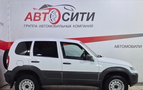 Chevrolet Niva I рестайлинг, 2018 год, 880 000 рублей, 8 фотография