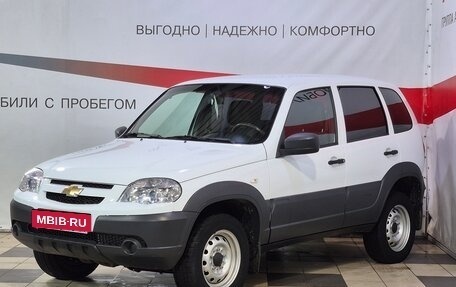 Chevrolet Niva I рестайлинг, 2018 год, 880 000 рублей, 3 фотография
