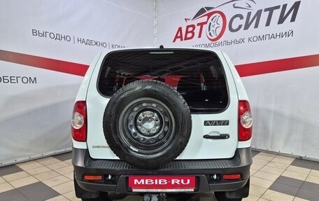 Chevrolet Niva I рестайлинг, 2018 год, 880 000 рублей, 6 фотография