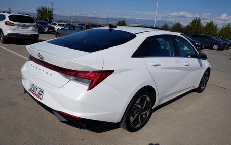 Hyundai Elantra, 2021 год, 2 100 000 рублей, 3 фотография