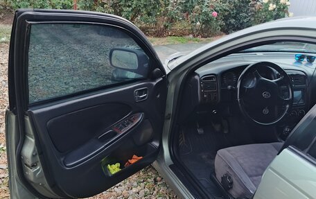 Toyota Avensis III рестайлинг, 2002 год, 580 000 рублей, 5 фотография