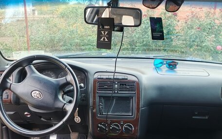 Toyota Avensis III рестайлинг, 2002 год, 580 000 рублей, 7 фотография