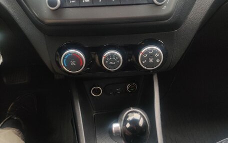 KIA Rio III рестайлинг, 2015 год, 1 200 000 рублей, 16 фотография