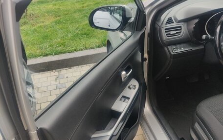 KIA Rio III рестайлинг, 2015 год, 1 200 000 рублей, 28 фотография