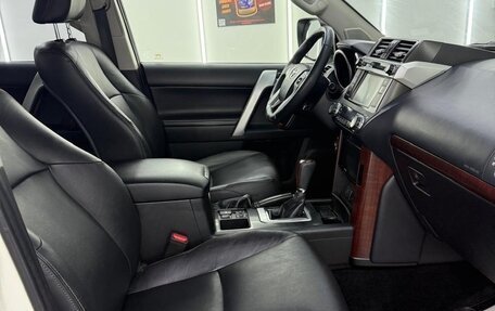 Toyota Land Cruiser Prado 150 рестайлинг 2, 2017 год, 3 750 000 рублей, 12 фотография