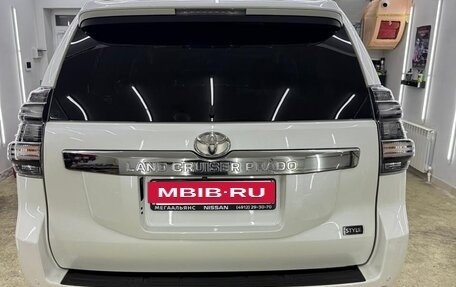 Toyota Land Cruiser Prado 150 рестайлинг 2, 2017 год, 3 750 000 рублей, 5 фотография