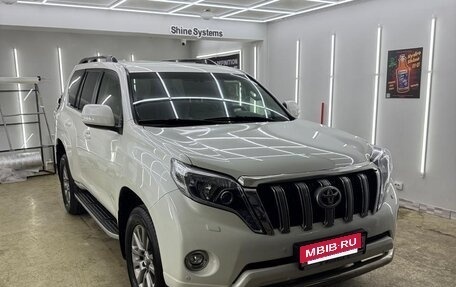 Toyota Land Cruiser Prado 150 рестайлинг 2, 2017 год, 3 750 000 рублей, 3 фотография