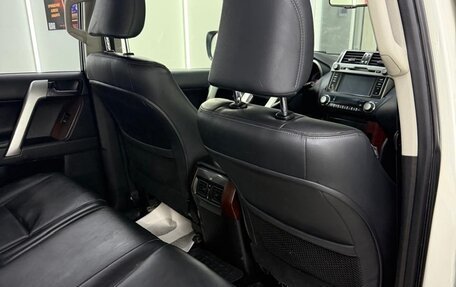 Toyota Land Cruiser Prado 150 рестайлинг 2, 2017 год, 3 750 000 рублей, 17 фотография