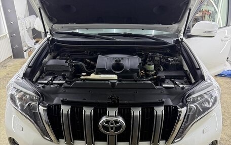 Toyota Land Cruiser Prado 150 рестайлинг 2, 2017 год, 3 750 000 рублей, 7 фотография