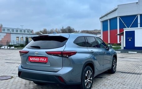 Toyota Highlander, 2021 год, 4 150 000 рублей, 3 фотография