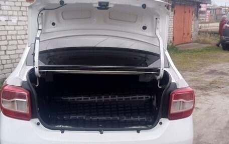 Renault Logan II, 2019 год, 600 000 рублей, 3 фотография