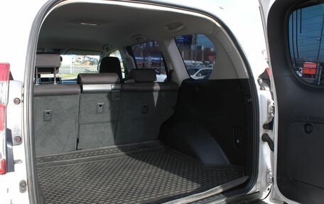 Toyota Land Cruiser Prado 150 рестайлинг 2, 2015 год, 2 850 000 рублей, 10 фотография