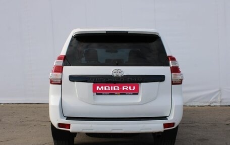 Toyota Land Cruiser Prado 150 рестайлинг 2, 2015 год, 2 850 000 рублей, 6 фотография