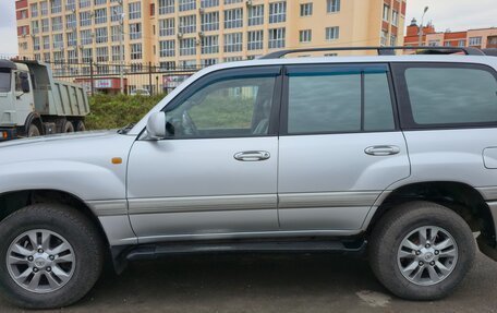 Toyota Land Cruiser 100 рестайлинг 2, 2006 год, 1 900 000 рублей, 8 фотография