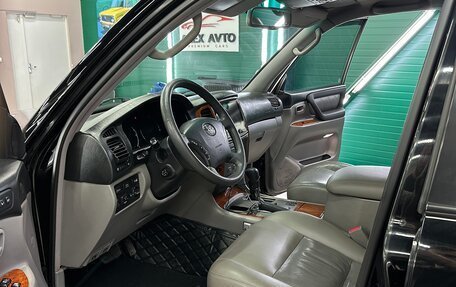 Toyota Land Cruiser 100 рестайлинг 2, 2006 год, 2 800 000 рублей, 21 фотография