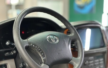 Toyota Land Cruiser 100 рестайлинг 2, 2006 год, 2 800 000 рублей, 26 фотография