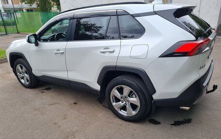 Toyota RAV4, 2021 год, 3 730 000 рублей, 2 фотография