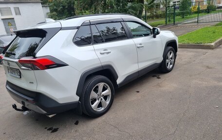 Toyota RAV4, 2021 год, 3 730 000 рублей, 3 фотография