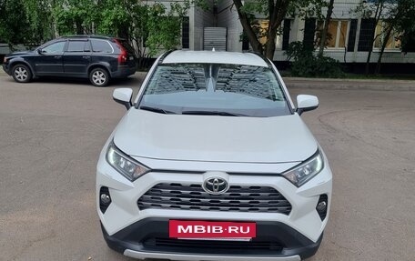 Toyota RAV4, 2021 год, 3 730 000 рублей, 4 фотография