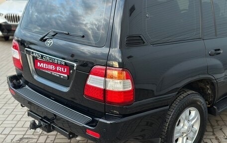Toyota Land Cruiser 100 рестайлинг 2, 2006 год, 2 800 000 рублей, 17 фотография