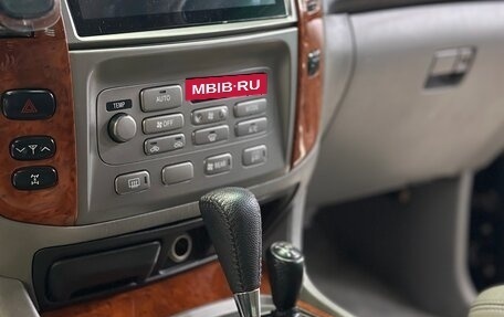 Toyota Land Cruiser 100 рестайлинг 2, 2006 год, 2 800 000 рублей, 23 фотография