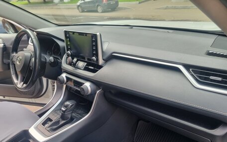 Toyota RAV4, 2021 год, 3 730 000 рублей, 11 фотография