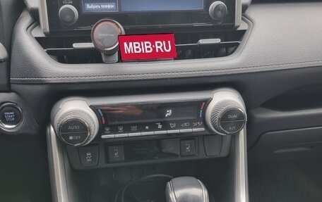 Toyota RAV4, 2021 год, 3 730 000 рублей, 13 фотография