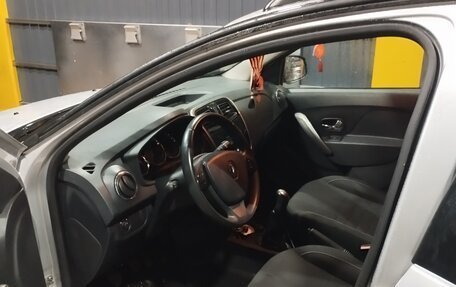 Renault Sandero II рестайлинг, 2015 год, 1 250 000 рублей, 17 фотография