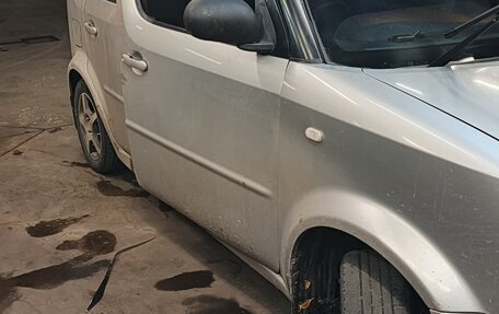 Nissan Cube II, 2004 год, 200 000 рублей, 1 фотография