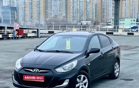 Hyundai Solaris II рестайлинг, 2013 год, 825 000 рублей, 1 фотография