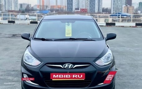 Hyundai Solaris II рестайлинг, 2013 год, 825 000 рублей, 2 фотография