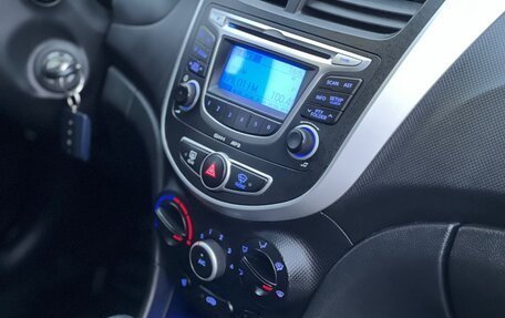 Hyundai Solaris II рестайлинг, 2013 год, 825 000 рублей, 21 фотография