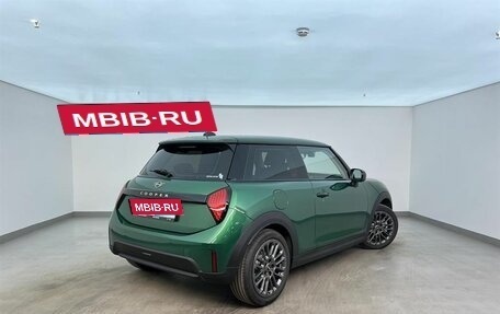 MINI Hatch, 2024 год, 5 800 000 рублей, 2 фотография