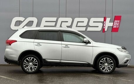 Mitsubishi Outlander III рестайлинг 3, 2018 год, 2 150 000 рублей, 5 фотография