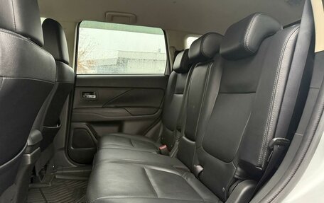 Mitsubishi Outlander III рестайлинг 3, 2018 год, 2 150 000 рублей, 9 фотография