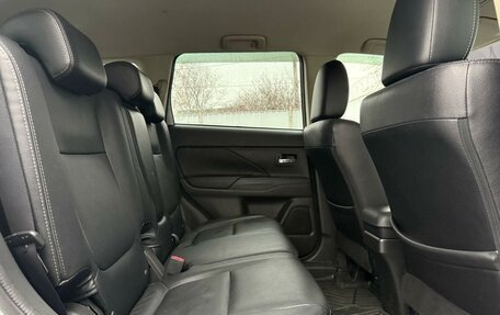 Mitsubishi Outlander III рестайлинг 3, 2018 год, 2 150 000 рублей, 7 фотография