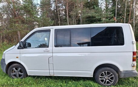 Volkswagen Transporter T5 рестайлинг, 2004 год, 850 000 рублей, 1 фотография