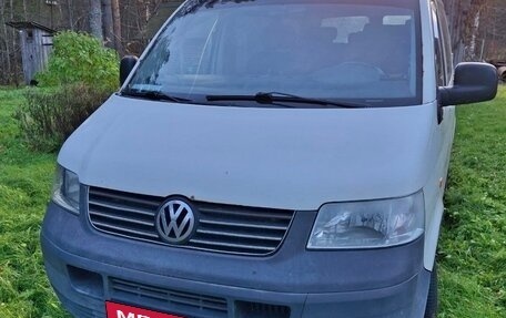 Volkswagen Transporter T5 рестайлинг, 2004 год, 850 000 рублей, 2 фотография
