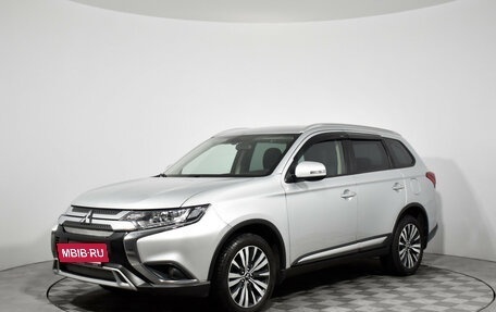 Mitsubishi Outlander III рестайлинг 3, 2019 год, 1 979 000 рублей, 2 фотография
