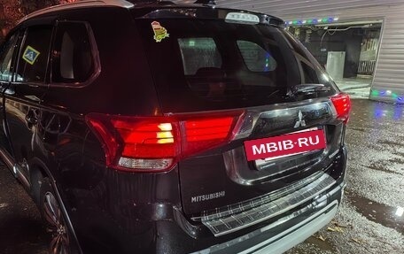 Mitsubishi Outlander III рестайлинг 3, 2019 год, 2 200 000 рублей, 7 фотография
