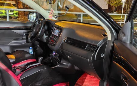 Mitsubishi Outlander III рестайлинг 3, 2019 год, 2 200 000 рублей, 11 фотография