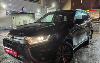 Mitsubishi Outlander III рестайлинг 3, 2019 год, 2 200 000 рублей, 1 фотография