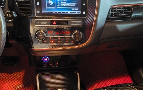 Mitsubishi Outlander III рестайлинг 3, 2019 год, 2 200 000 рублей, 16 фотография