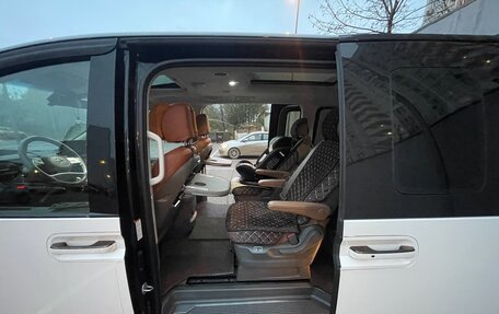 Hyundai Staria, 2021 год, 4 900 000 рублей, 24 фотография