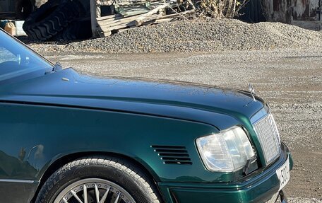 Mercedes-Benz E-Класс, 1993 год, 950 000 рублей, 3 фотография