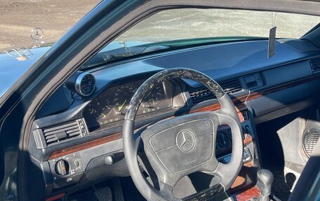 Mercedes-Benz E-Класс, 1993 год, 950 000 рублей, 13 фотография