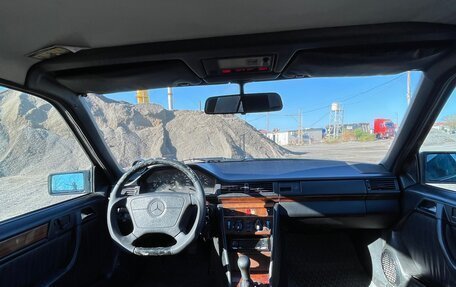 Mercedes-Benz E-Класс, 1993 год, 950 000 рублей, 14 фотография