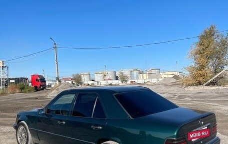 Mercedes-Benz E-Класс, 1993 год, 950 000 рублей, 16 фотография