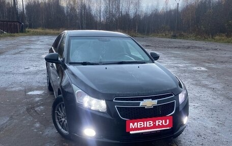 Chevrolet Cruze II, 2010 год, 650 000 рублей, 3 фотография