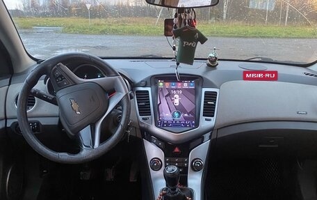 Chevrolet Cruze II, 2010 год, 650 000 рублей, 10 фотография